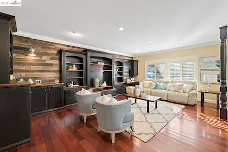 242 Marshall Dr Walnut Creek, CA 94598