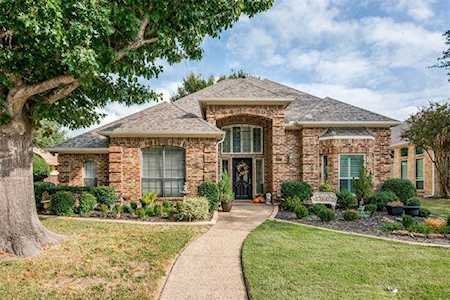 4827 N Meadow Ridge Circle McKinney, TX 75072
