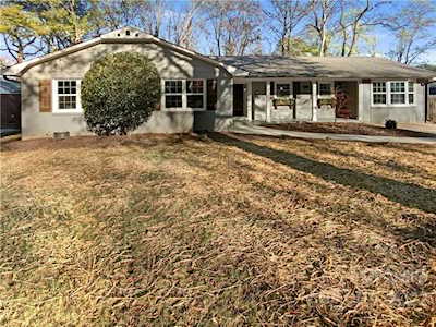 4101 Larkspur Ln Charlotte, NC 28205