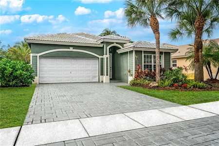 7993 NW 70th Ave Parkland, FL 33067