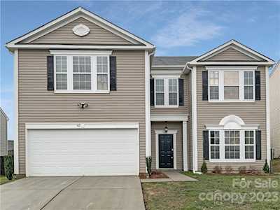 413 Zander Woods Ct Mount Holly, NC 28120