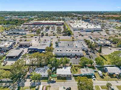 10530 Lake Dr Seminole, FL 33772