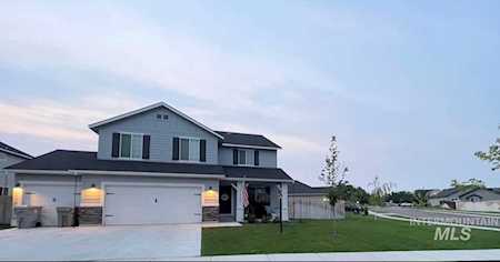 4490 E Stone Falls Dr Nampa, ID 83686