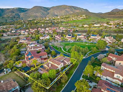 8197 Lamour Ln San Diego, CA 92127
