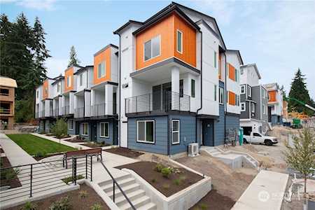14513 1st Ave NE #D Shoreline, WA 98133