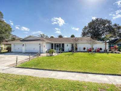 3163 Hyde Park Dr Clearwater, FL 33761