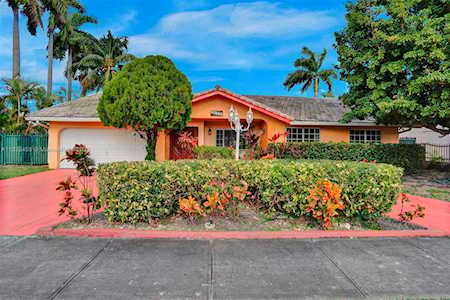 13931 SW 22nd St Miami, FL 33175