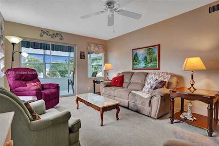 4310 NW 12th Ct #201 Lauderhill, FL 33313