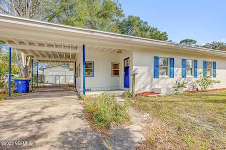 1425 Domas DR Jacksonville, FL 32211