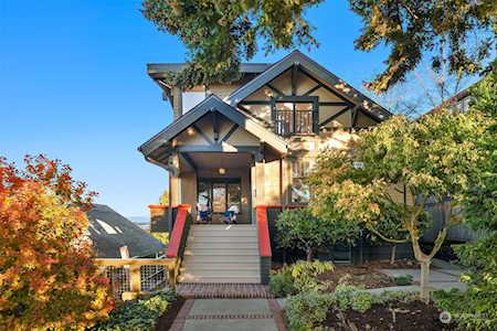 2630 1st Ave N Seattle, WA 98109