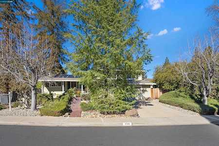 2502 Quiet Place Dr Walnut Creek, CA 94598