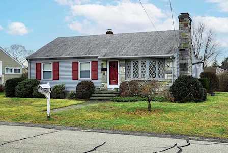 36 Pershing Avenue Seekonk, MA 02771