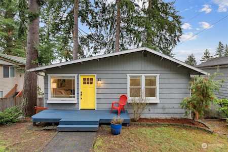 19040 12th Ave NE Shoreline, WA 98155