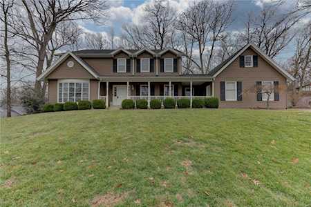 15966 Quiet Oak Rd Chesterfield, MO 63017