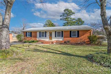 2411 Community Park Dr Matthews, NC 28104