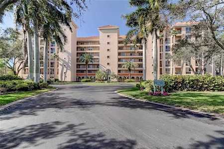 4750 Dolphin Cay Ln S #102 St. Petersburg, FL 33711