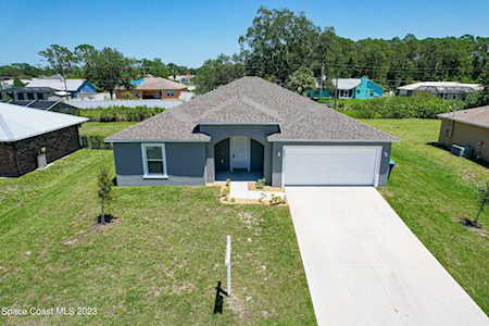 761 NW Delano Avenue Palm Bay, FL 32907