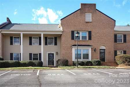 6844 Dumbarton Dr Charlotte, NC 28210
