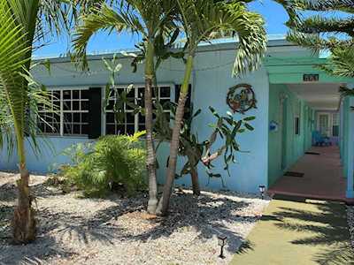600 NE 20 Avenue Deerfield Beach, FL 33441