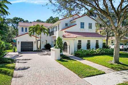 926 Mill Creek Drive Palm Beach Gardens, FL 33410