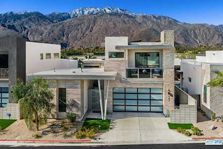 141 Blue Moon Dr Palm Springs, CA 92262