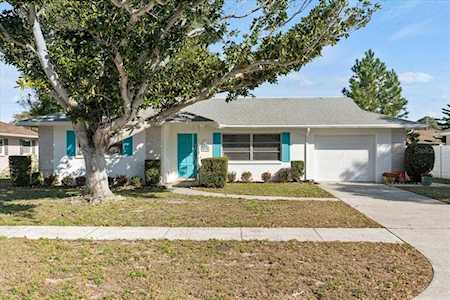1915 Stardust Dr Clearwater, FL 33755
