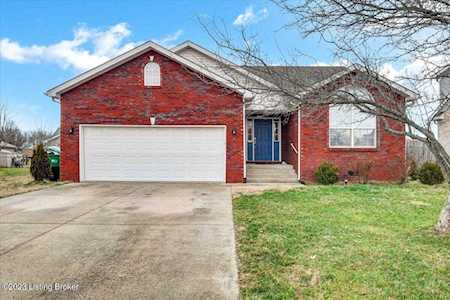 315 Bentwood Dr Shepherdsville, KY 40165