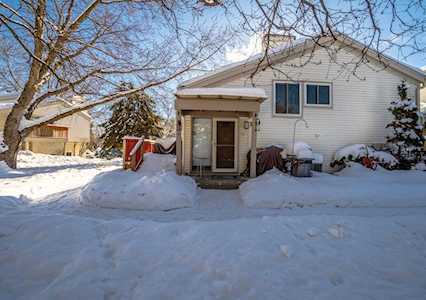 111 Bordeaux Court Woodbury, MN 55125