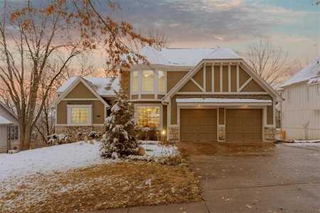 5711 Oakview St Shawnee, KS 66216
