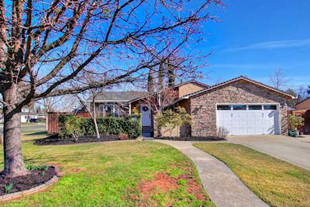 1870 Fairchild Drive Carmichael, CA 95608