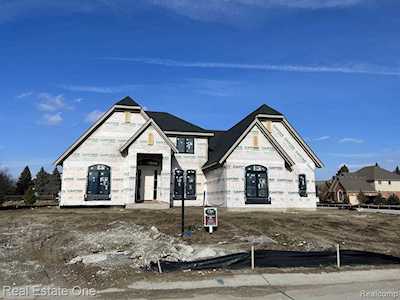 48326 Amber Lane Utica, MI 48315