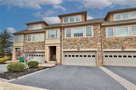 903 Greenhouse Dr Bethlehem, PA 18017