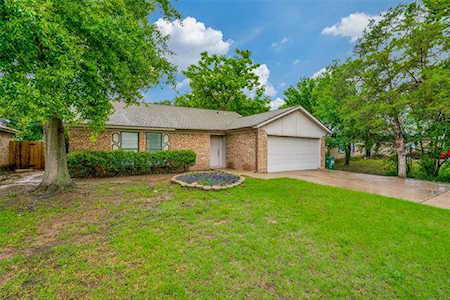 4104 Willow Springs Drive Arlington, TX 76001