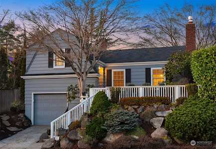 4324 NE 55th St Seattle, WA 98105