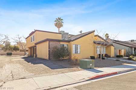 1433 Santa Anita Dr #B Las Vegas, NV 89119