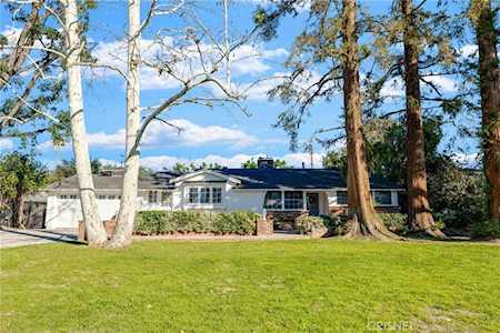 17613 Sunburst St Sherwood Forest, CA 91325
