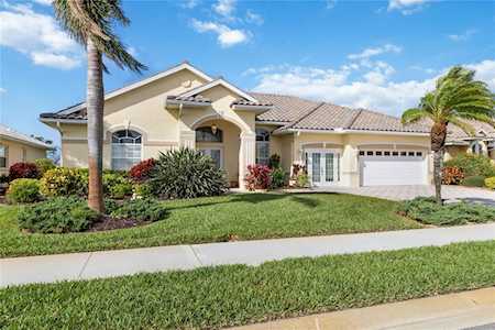 544 Lake of The Woods Dr Venice, FL 34293