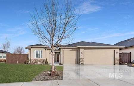 4702 W Lost Rapids St Meridian, ID 83646