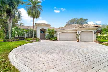 757 Pine Chase Court Wellington, FL 33414