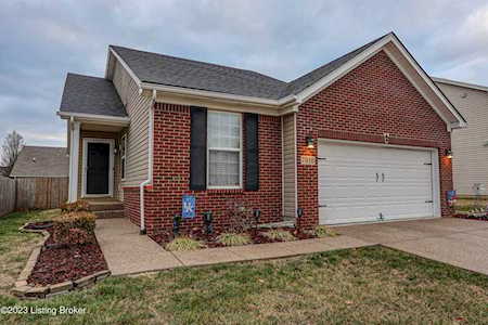 7010 Hollow Oaks Dr Louisville, KY 40291