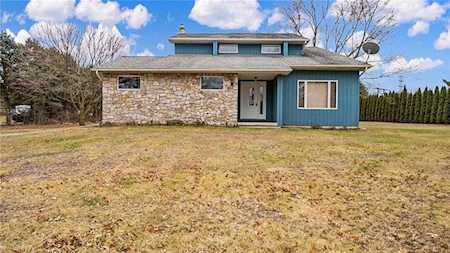 4023 Wood Dr Walnutport, PA 18088
