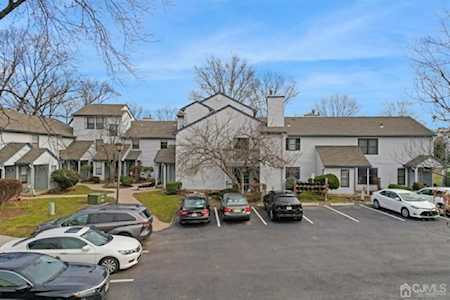 810 Woodbridge Commons Way Iselin, NJ 08830