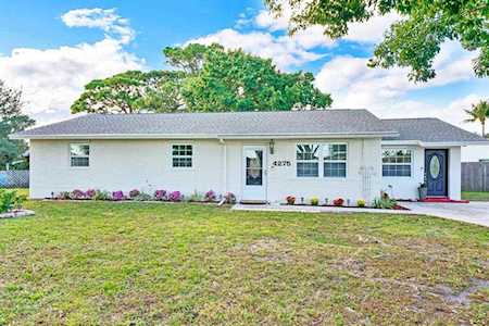 4275 Applecrest Drive Palm Beach Gardens, FL 33410