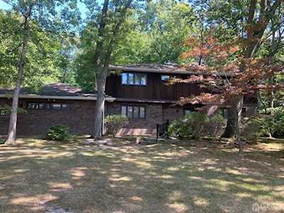 9 Liberty Bell Court East Brunswick, NJ 08816