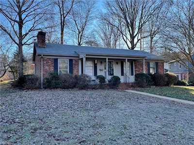 27 Mammoth Oak Rd Newport News, VA 23606