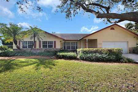 14890 SW 152nd Ct Miami, FL 33196