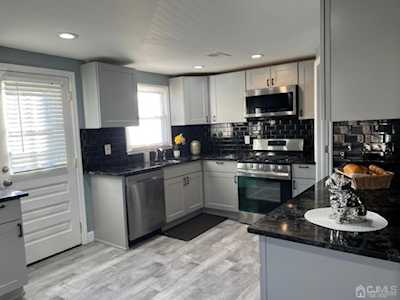 140 Newman Street Metuchen, NJ 08840