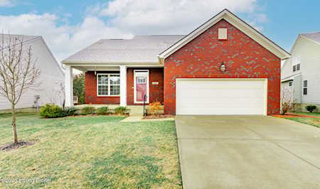 1061 Autumn Crest Ln Louisville, KY 40245