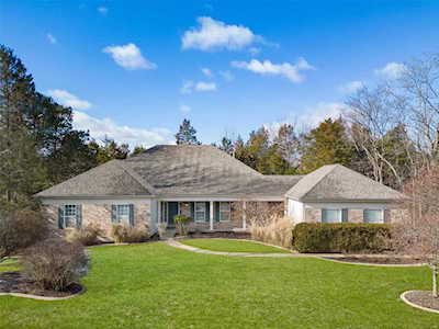 17450 Radcliffe Place Dr Wildwood, MO 63025