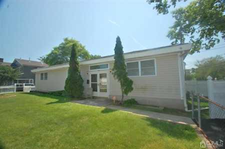 387 Beverly Drive Aberdeen, NJ 07735